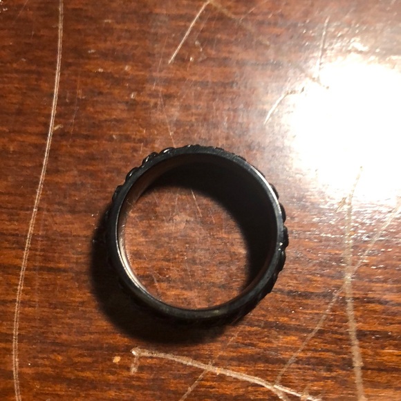 Black chain ring - Picture 2 of 2